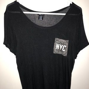 Rue 21 Black Flowy “NYC” Pocketed Tee size L
